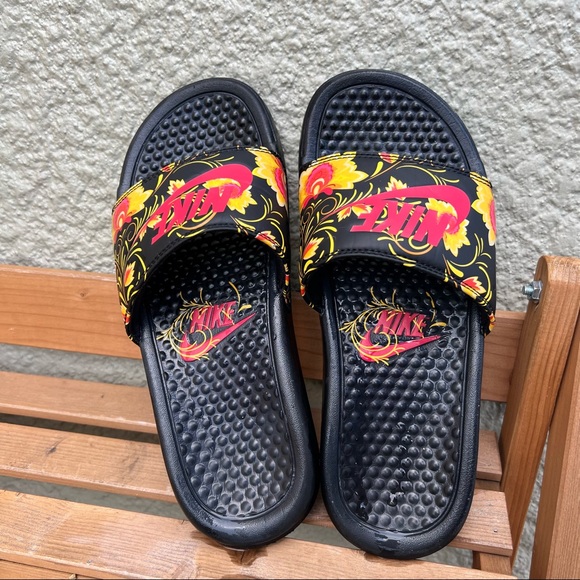 Nike Shoes - Nike slides